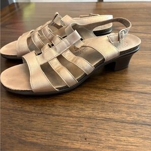 SAS strappy gold Sandals size 10 wide